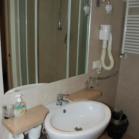 Casa Dell'amicizia Bed and breakfast 2*